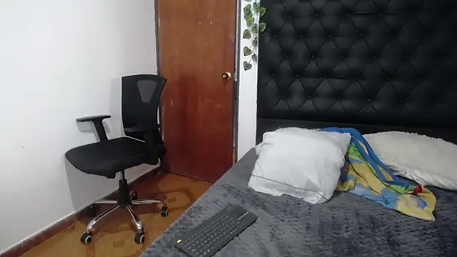 isabel 09 online show from 10-21-25, 03:13