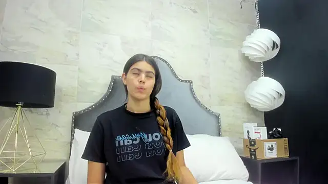 Snapshot of isabel_09 chatting on 07-10-26, 05:15 isabel 09 online show from 07-10-26, 05:15