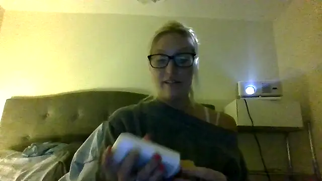 Snapshot of JemTastic chatting on 09-16-25, 02:23 JemTastic online show from 09-16-25, 02:23