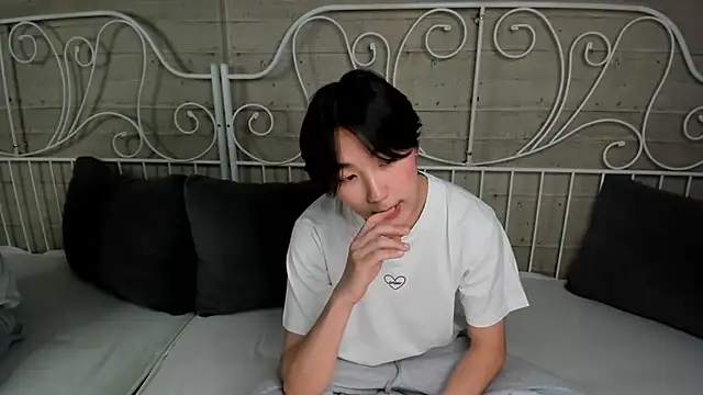 HeejinWang online show from 11-01-25, 08:11