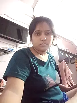 Snapshot of aliya-jaan71 chatting on 10-27-25, 06:45 aliya-jaan71 online show from 10-27-25, 06:45