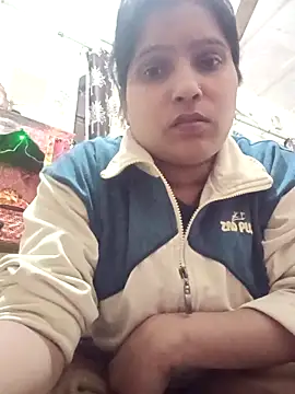 Snapshot of aliya-jaan71 chatting on 12-19-25, 04:03 aliya-jaan71 online show from 12-19-25, 04:03