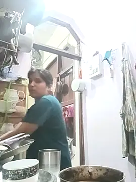 Snapshot of aliya-jaan71 chatting on 03-25-26, 06:36 aliya-jaan71 online show from 03-25-26, 06:36