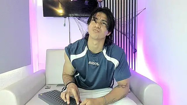 toji luxxer online show from 10-25-25, 08:14