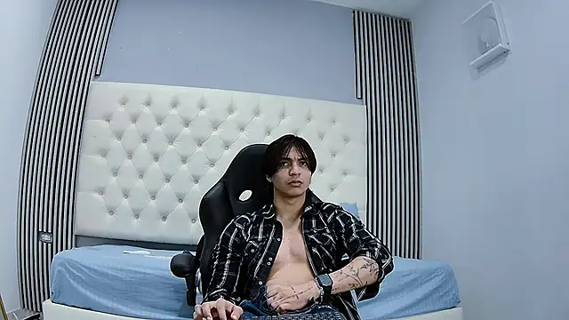 toji luxxer online show from 11-04-25, 09:25