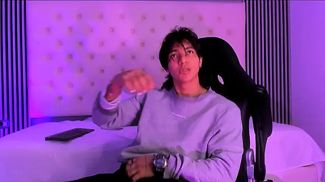 toji luxxer online show from 11-11-25, 10:10