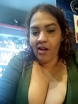 Snapshot of LaraStons chatting on 10-07-25, 01:25 LaraStons online show from 10-07-25, 01:25