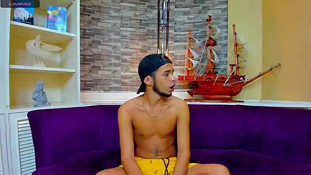 Juicy Creww online show from 09-25-25, 09:57