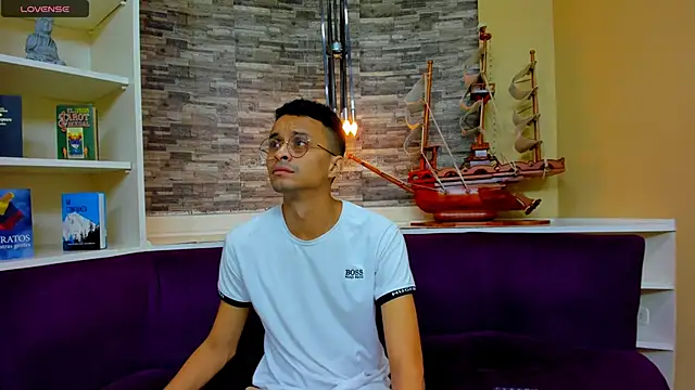 Juicy Creww online show from 10-04-25, 11:08