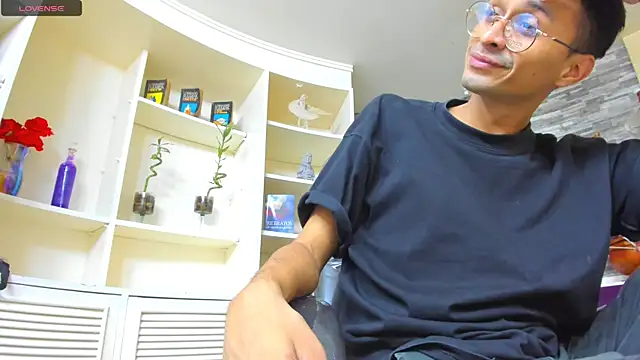 Juicy Creww online show from 10-12-25, 09:19