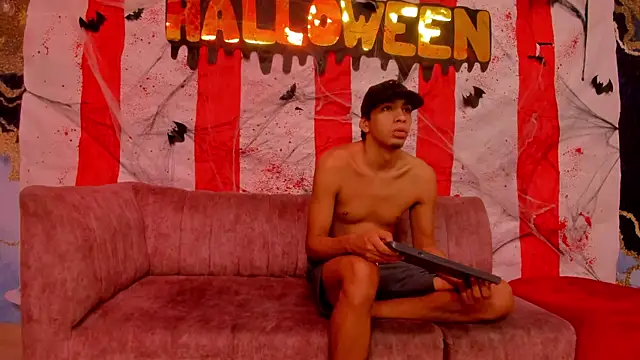 Juicy Creww online show from 10-24-25, 08:55