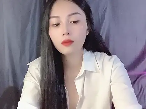 Snapshot of Lyly4757 chatting on 10-19-25, 01:06 Lyly4757 online show from 10-19-25, 01:06