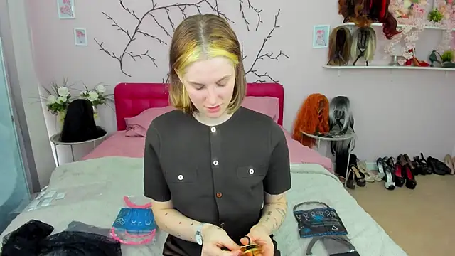 SabrinaRayX online show from 03-10-26, 10:09