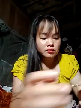 Snapshot of emilyzz chatting on 05-02-26, 01:49 emilyzz online show from 05-02-26, 01:49
