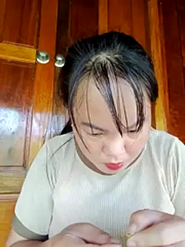 Snapshot of emilyzz chatting on 05-20-26, 07:47 emilyzz online show from 05-20-26, 07:47