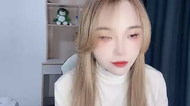 Snapshot of W-Sunflower chatting on 10-14-25, 05:41 W-Sunflower online show from 10-14-25, 05:41