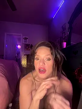 Snapshot of Texxaspearl chatting on 09-22-25, 11:12 Texxaspearl online show from 09-22-25, 11:12