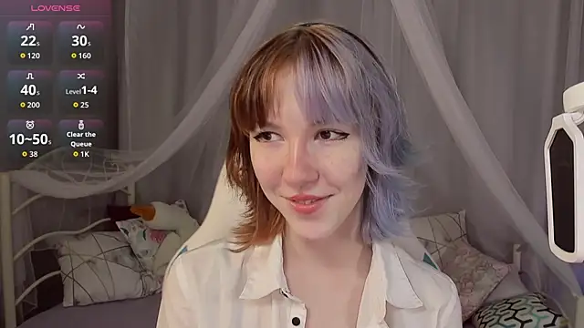 Snapshot of JessieRich chatting on 10-14-25, 10:32 JessieRich online show from 10-14-25, 10:32