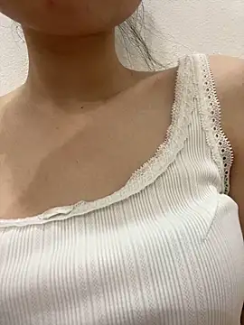 Bella sexy98 online show from 10-21-25, 04:35