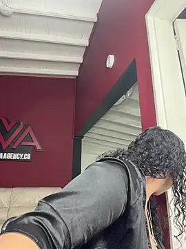 krisstenSantos online show from 01-09-26, 02:09