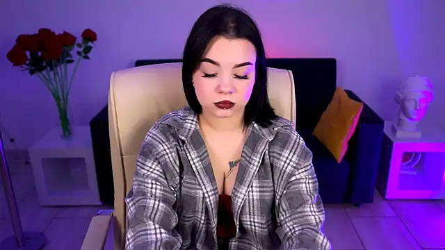 leslierowe  online show from 09-18-25, 12:07