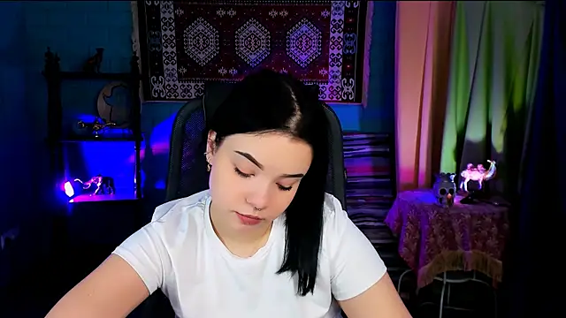 leslierowe  online show from 11-29-25, 01:25