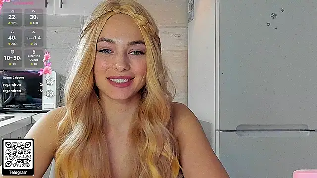 Snapshot of KristenHarrington chatting on 01-09-26, 01:25 KristenHarrington online show from 01-09-26, 01:25