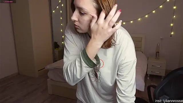 LilyannRosse online show from 11-08-25, 07:19