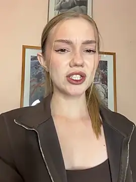 MilaMoone online show from 12-05-25, 02:14