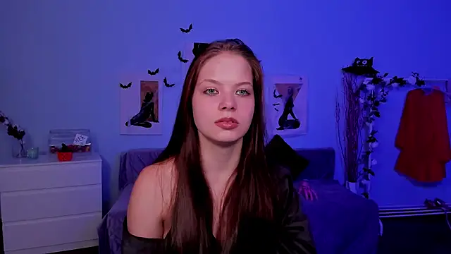 BetsyKiss online show from 10-28-25, 05:15