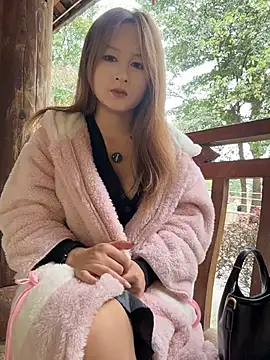 yuki june online show from 03-03-26, 08:42