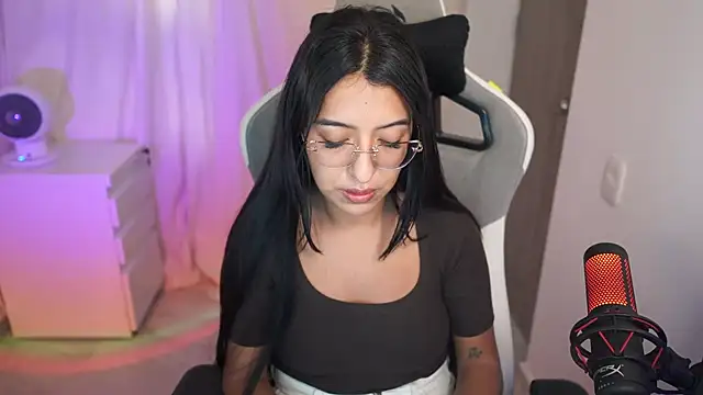 Valerygomez02 online show from 10-08-25, 08:06