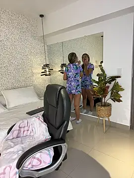 EMILIIA RICHTER   online show from 11-09-25, 12:03