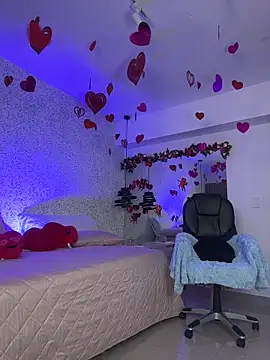 EMILIIA RICHTER   online show from 02-10-26, 08:02