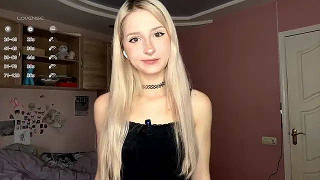 FridaAaberg online show from 10-29-25, 07:43