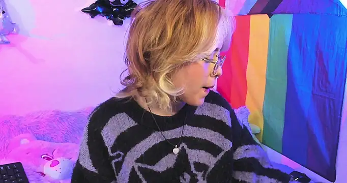 NekoWaifu online show from 10-21-25, 01:12