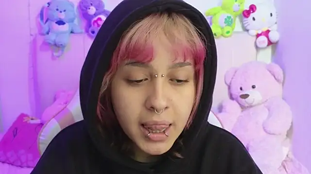 NekoWaifu online show from 04-21-26, 02:12