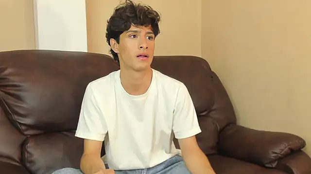 Snapshot of Xam_Collen chatting on 11-28-25, 02:42 Xam Collen online show from 11-28-25, 02:42