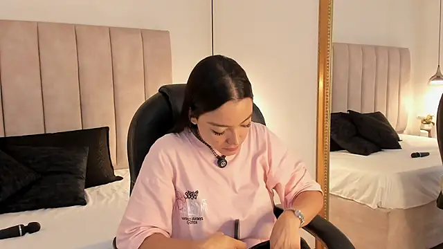 Megan-8 online show from 04-10-26, 11:04