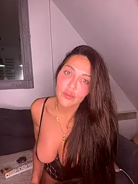 Snapshot of Lara_khalifaa chatting on 11-13-25, 12:31 Lara khalifaa online show from 11-13-25, 12:31