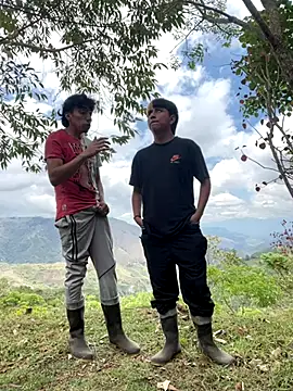 Snapshot of sky-wolves chatting on 09-29-25, 04:56 sky-wolves online show from 09-29-25, 04:56