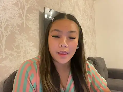 Snapshot of MissCherryyxox chatting on 10-07-25, 07:11 MissCherryyxox online show from 10-07-25, 07:11