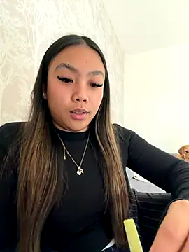 Snapshot of MissCherryyxox chatting on 10-10-25, 01:10 MissCherryyxox online show from 10-10-25, 01:10