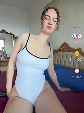 CurlyChloe online show from 05-24-26, 05:12