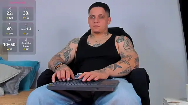 Snapshot of denis_munera chatting on 09-29-25, 12:32 denis munera online show from 09-29-25, 12:32