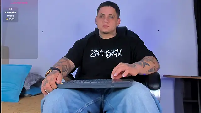 Snapshot of denis_munera chatting on 10-13-25, 09:42 denis munera online show from 10-13-25, 09:42