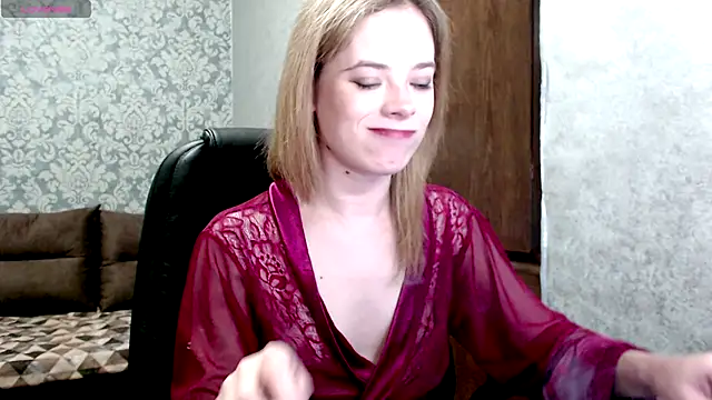 Snapshot of Kate__Loves chatting on 05-17-26, 06:37 Kate Loves online show from 05-17-26, 06:37