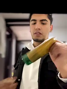 Snapshot of tomy_hot20 chatting on 10-30-25, 06:52 tomy hot20 online show from 10-30-25, 06:52