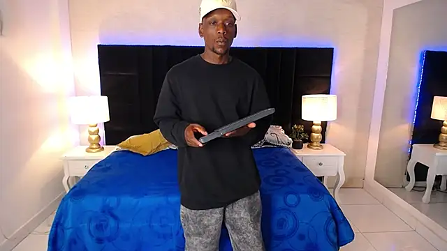 SkylerBigxxx online show from 04-16-26, 04:02