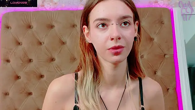 CoraVex online show from 11-13-25, 05:17